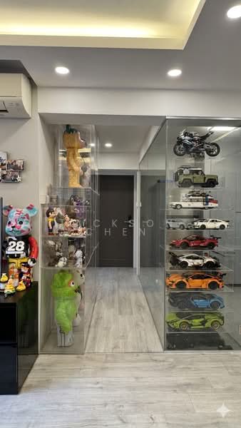 12 Jalan Bukit Merah photo 2