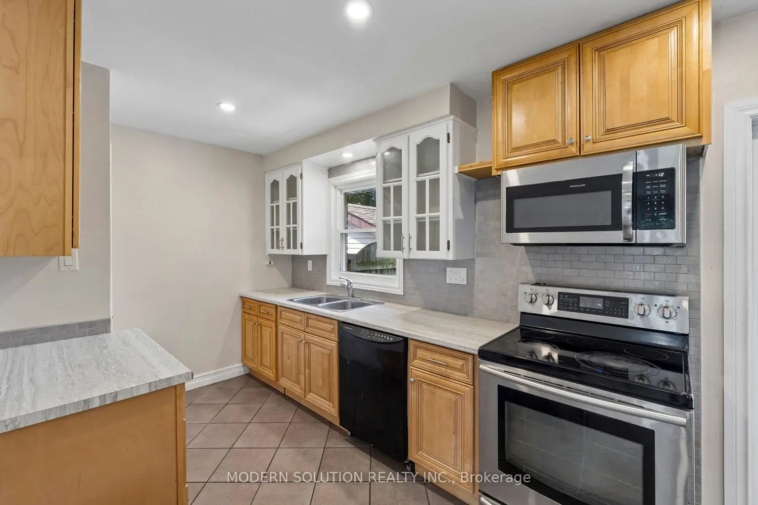 61 Godfrey Drive photo 5