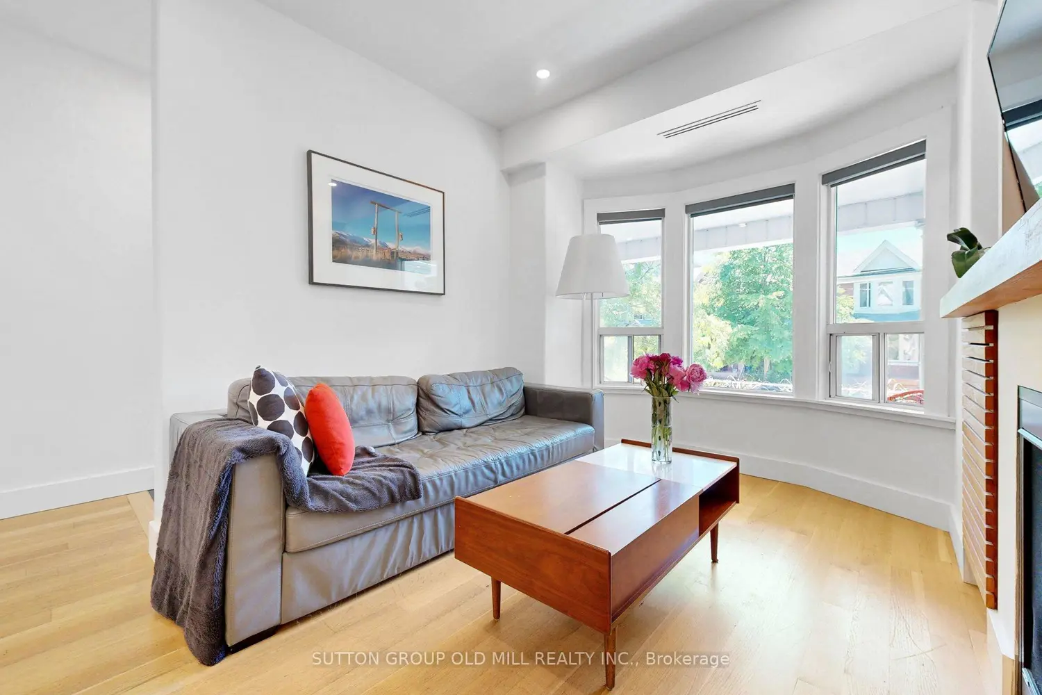 90 Fermanagh Avenue photo 3