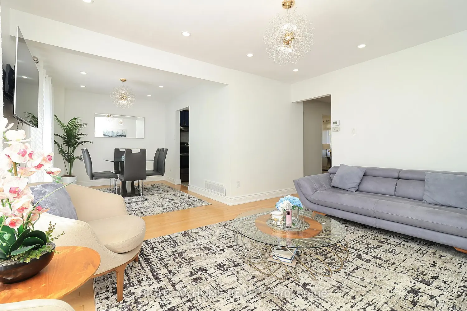 284 Belfast Court photo 4