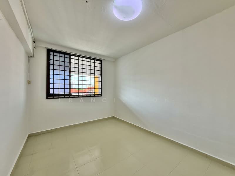 241 Serangoon Avenue 3 photo 4