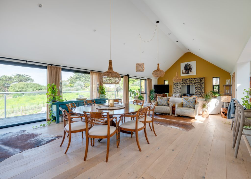 6 bed detached house for saleTrebetherick, Wadebridge PL27 photo 4