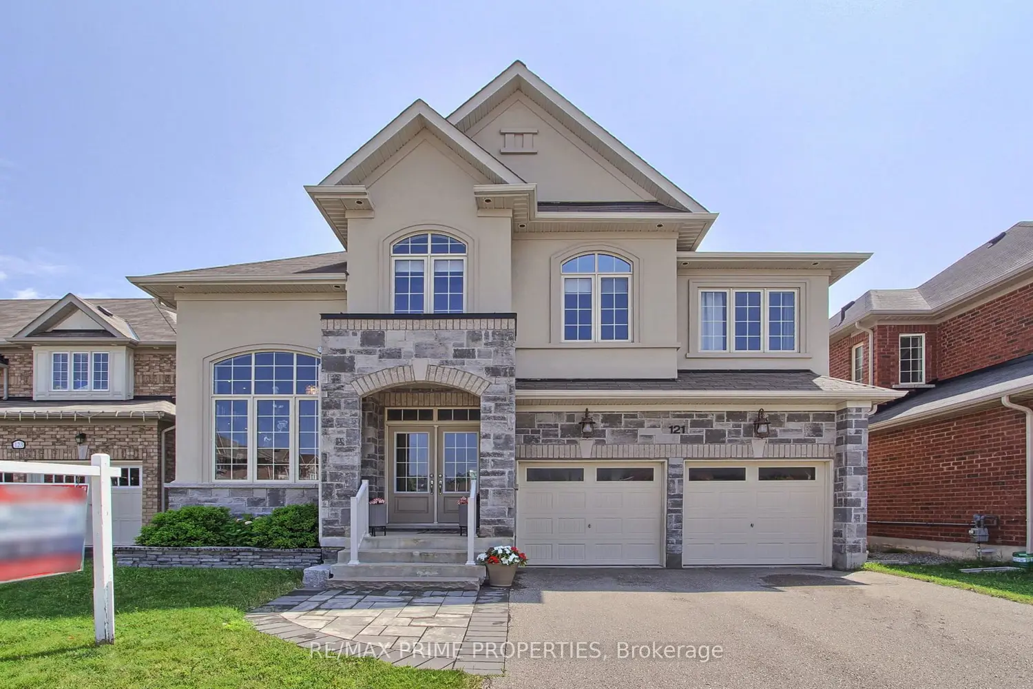 121 Robert Wilson Crescent