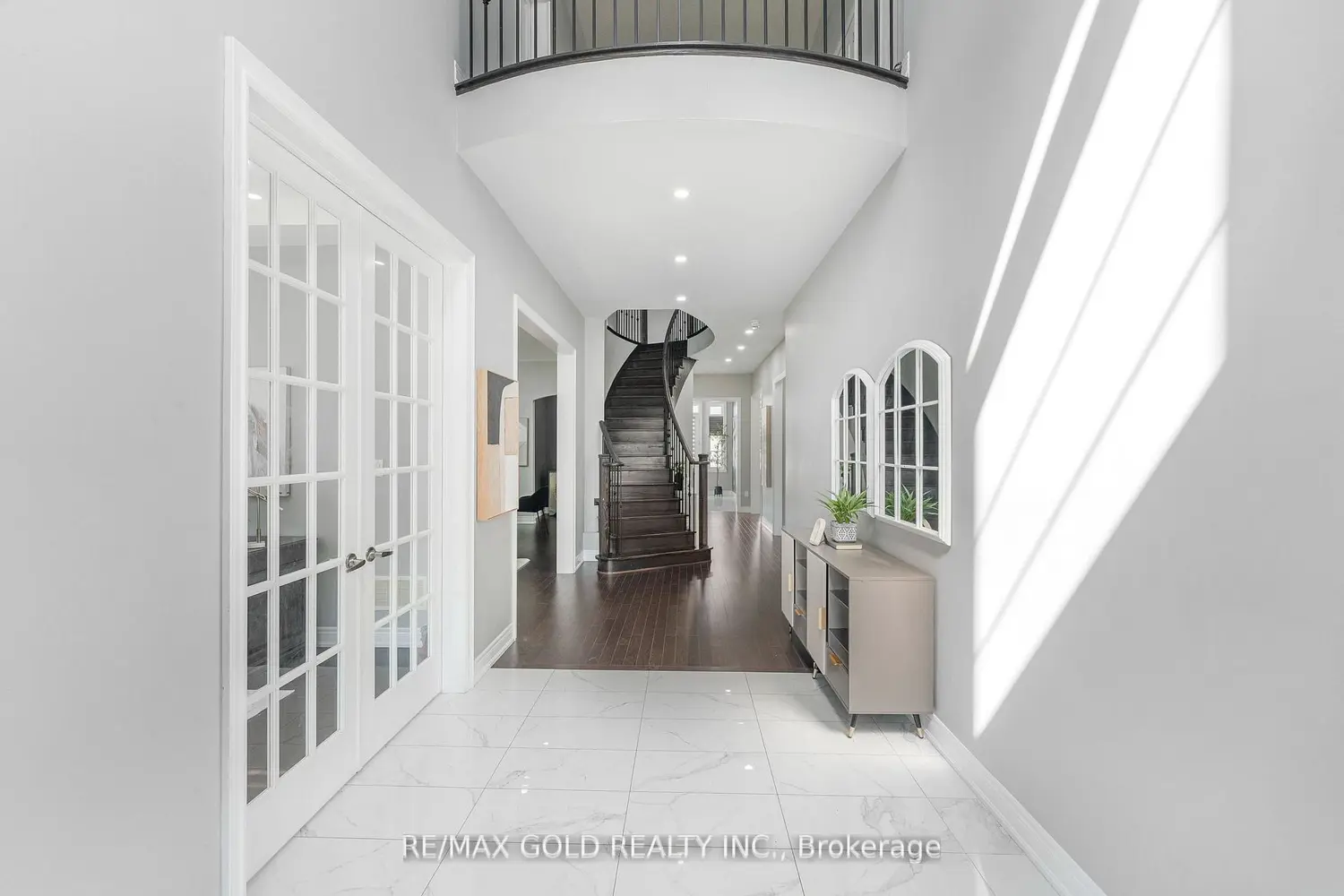 97 Gordon Randle Drive photo 4