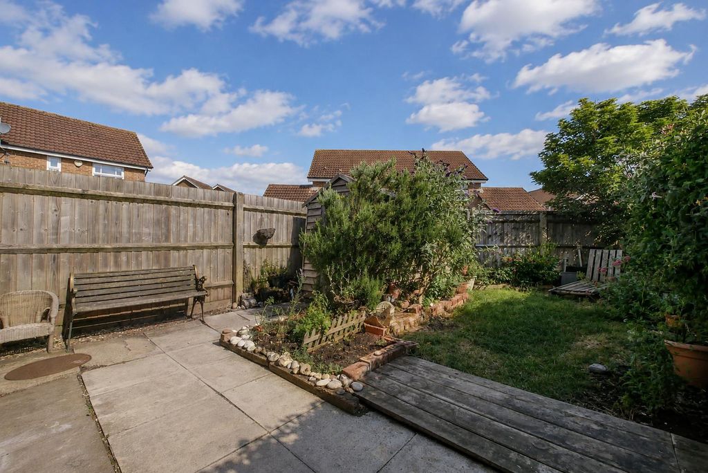 2 bed end terrace house for saleColne Drive, Didcot OX11 photo 3