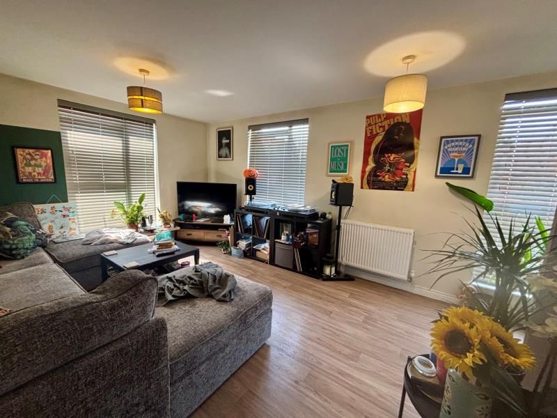2 bed flat for saleParkside Crescent, Ketley TF1 photo 2