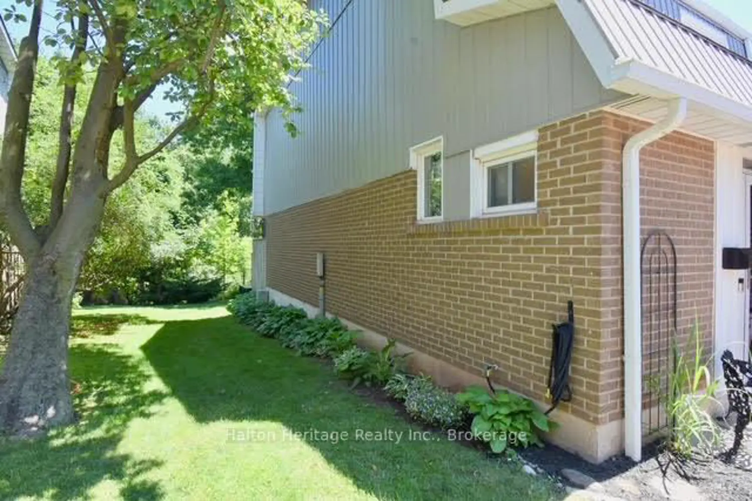 459 Woodview Road 8