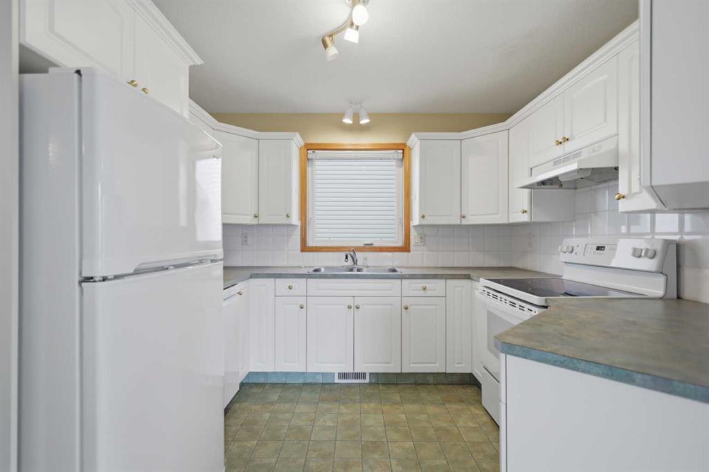 69 Durand Crescent , Red Deer, AB, T4R 3A7 photo 4