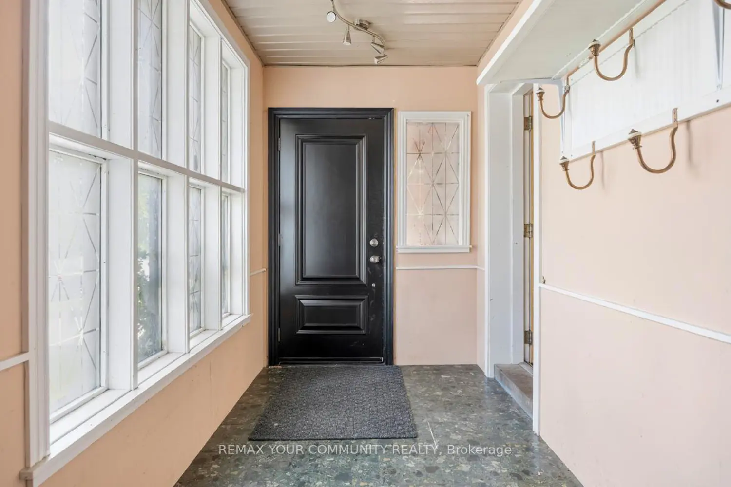39 Cadillac Avenue photo 4