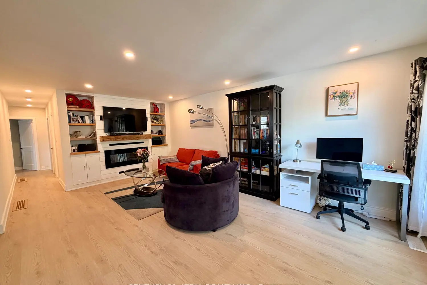 301 Axminster Drive photo 2