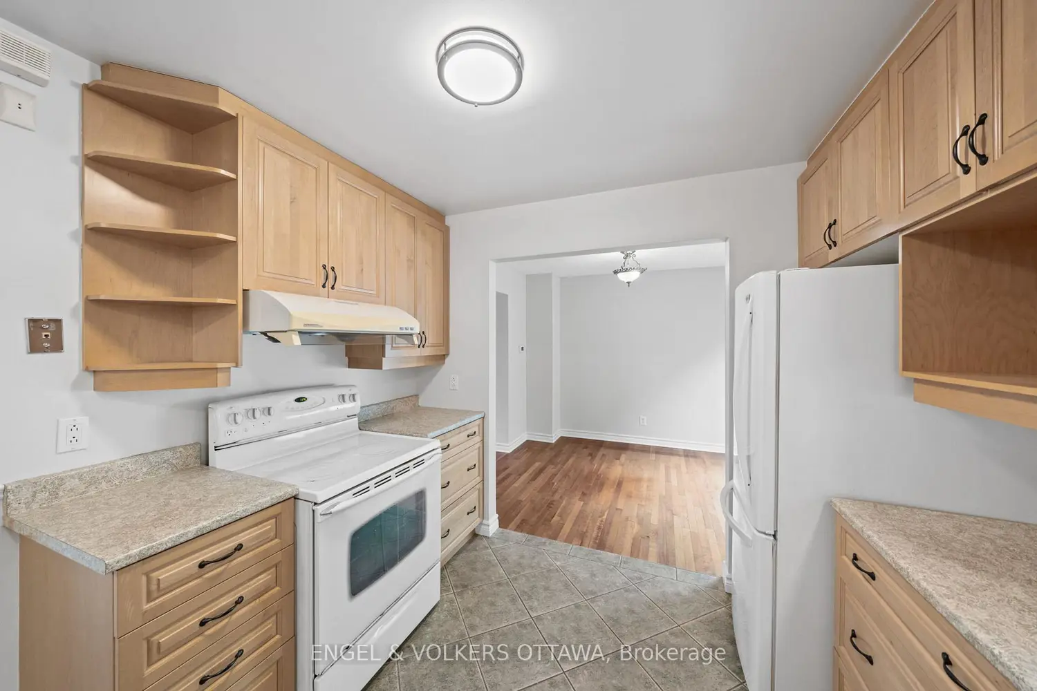 25 Antler Avenue photo 5
