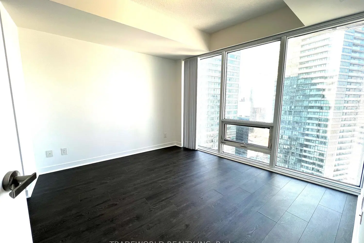 100 Harbour Street 4203 photo 3