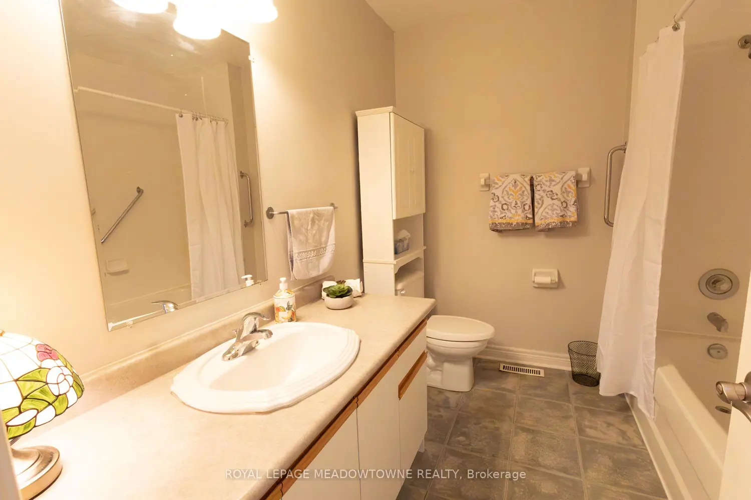 89 Royal Beech Drive photo 4