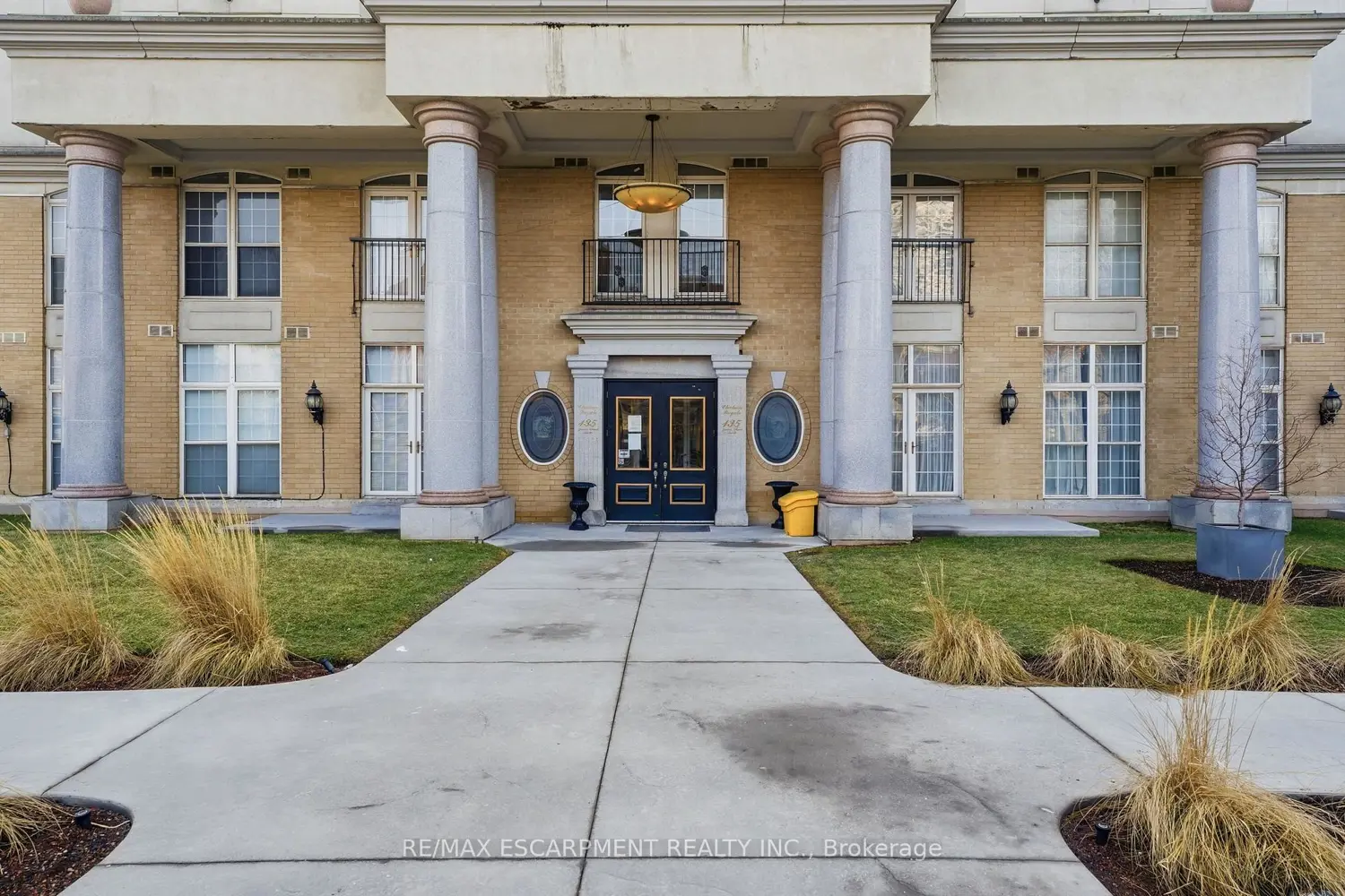135 James Street 802