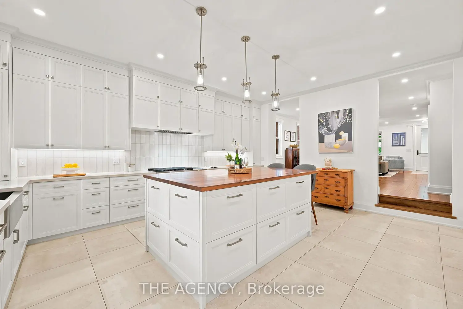 418 Soudan Avenue photo 5