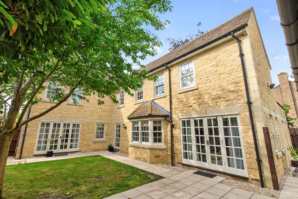 4 bed detached house for saleLongthorpe Green, Peterborough PE3