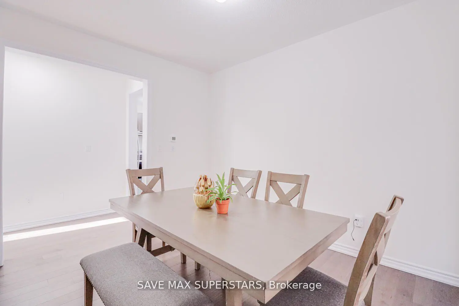 1537 Harker Street photo 5