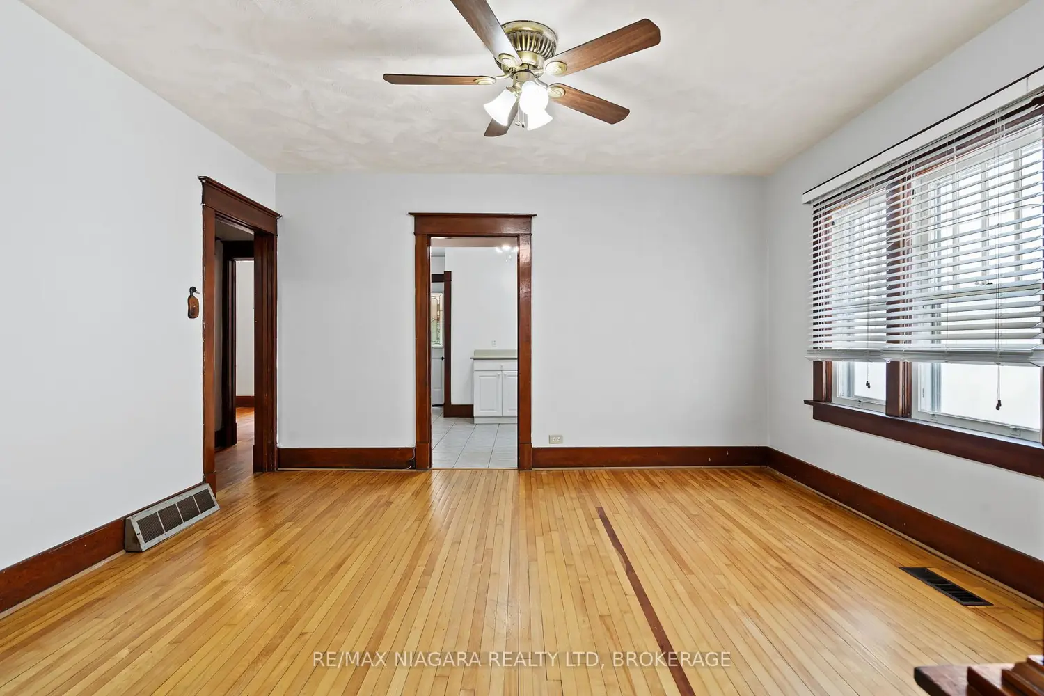 98 Victoria Street photo 5