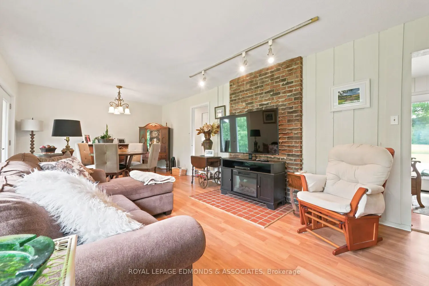 200 Walters Road photo 4