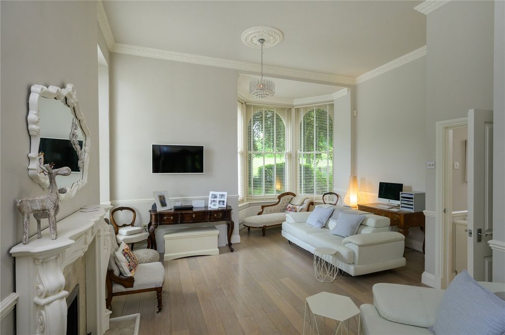 3 bed maisonette for saleHeathfield, The Avenue, Clifton, Bristol BS8 photo 2
