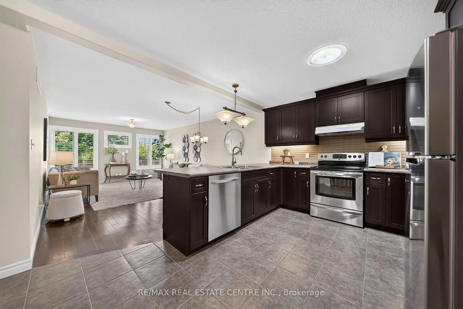 35 Green Gate Boulevard 38 photo 2