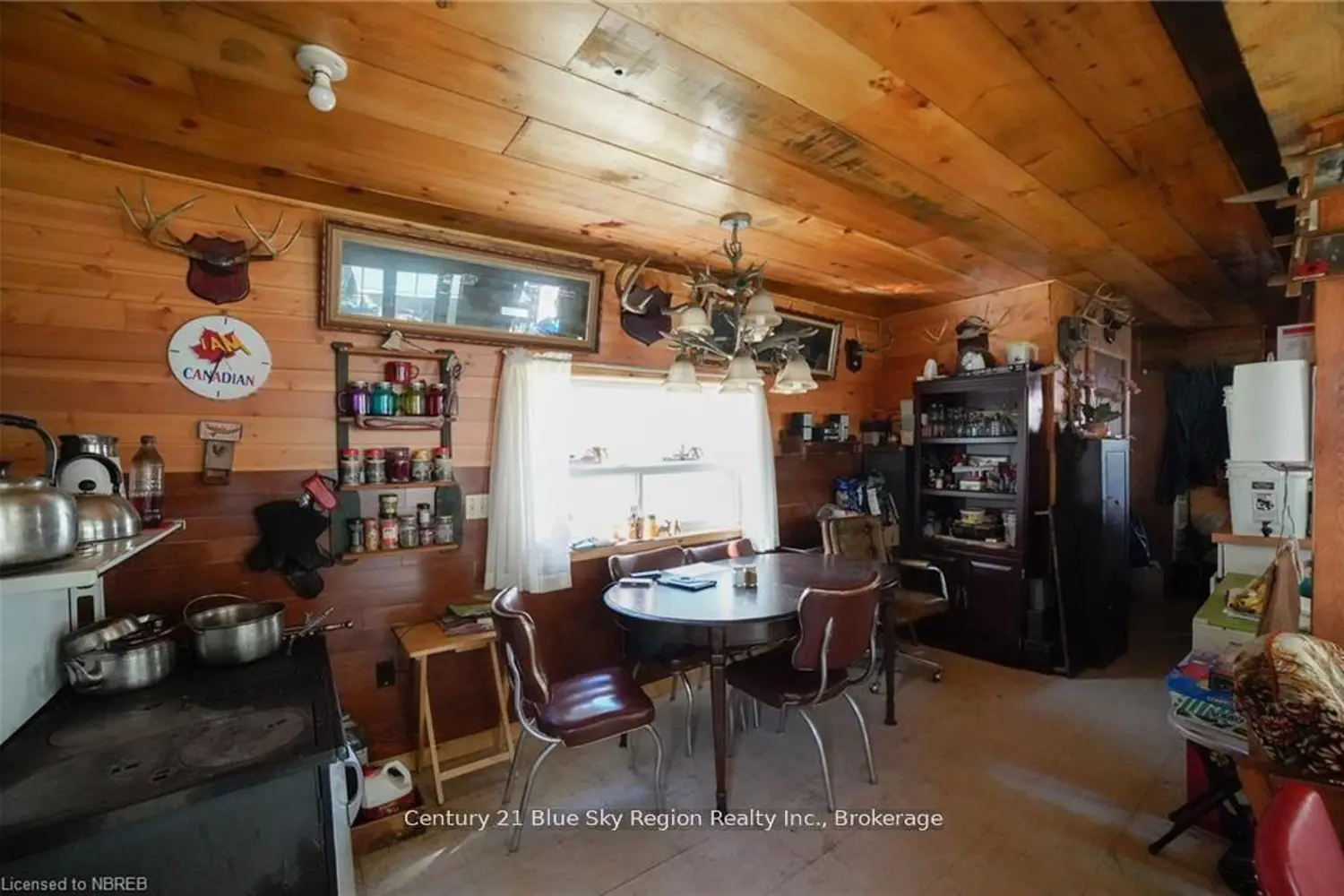 1772 Leighton Road photo 3