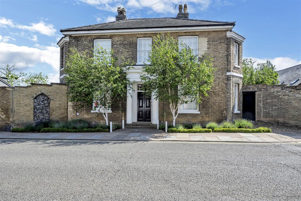 2 bed flat for saleSouthgate Street, Bury St. Edmunds IP33