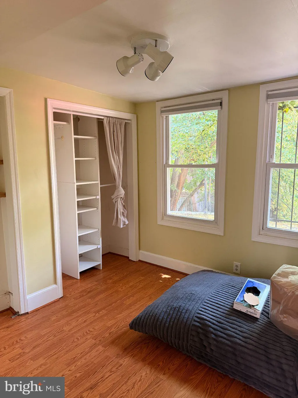 409 E Capitol Street SE, Washington, DC 20003 photo 4
