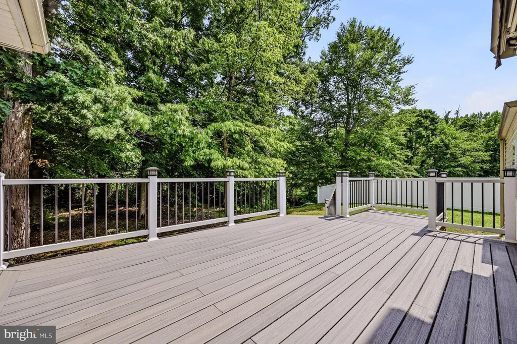 102 Avignon Court, Newark, DE 19702