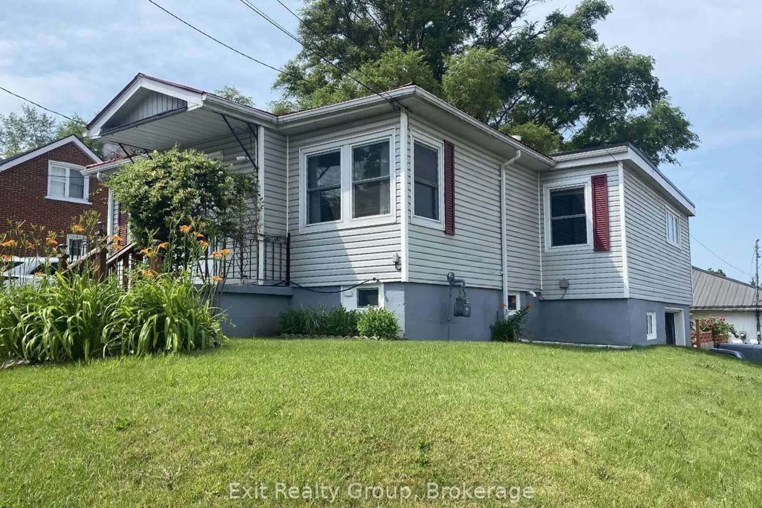 404 Bleecker Avenue photo 5