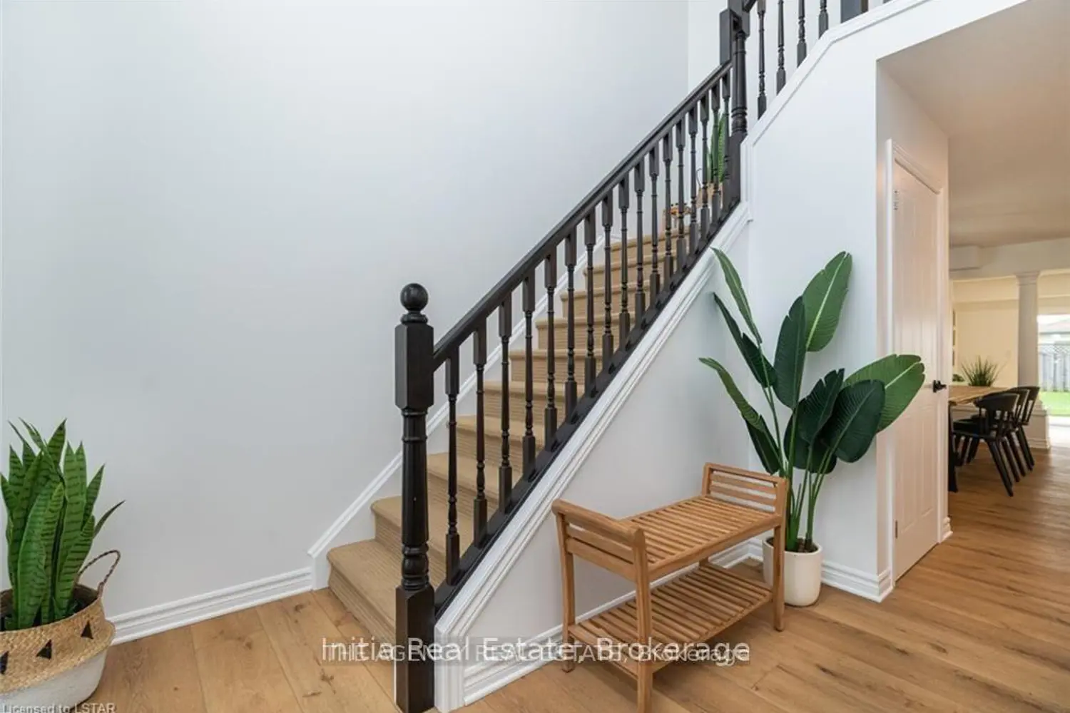 940 Mapleridge Street photo 4