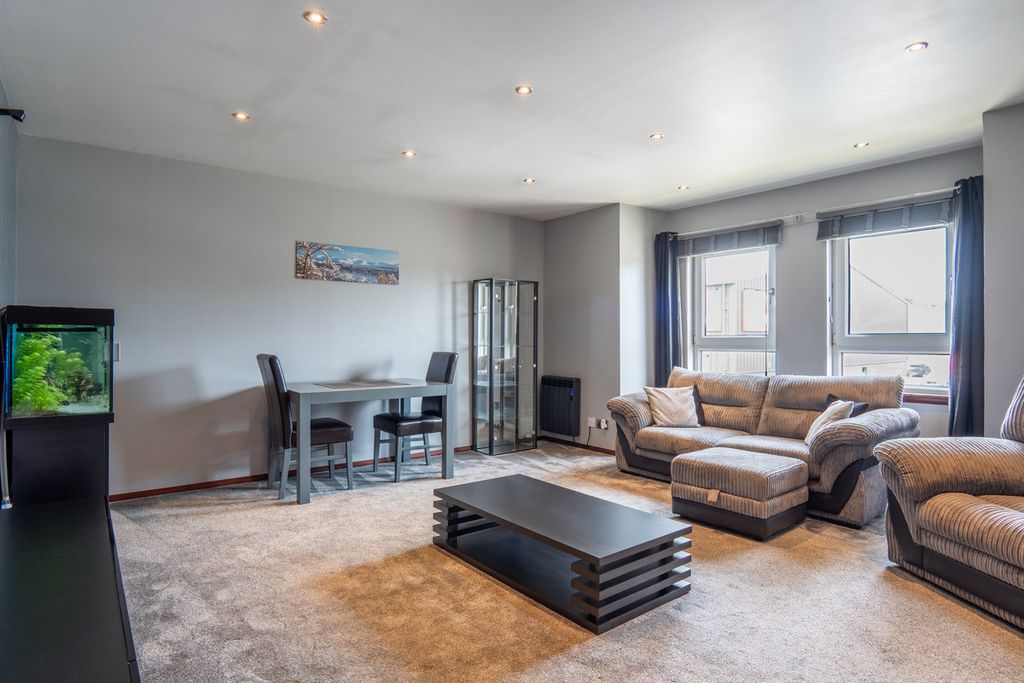 2 bed flat for saleAshgrove Square, Elgin IV30 photo 2