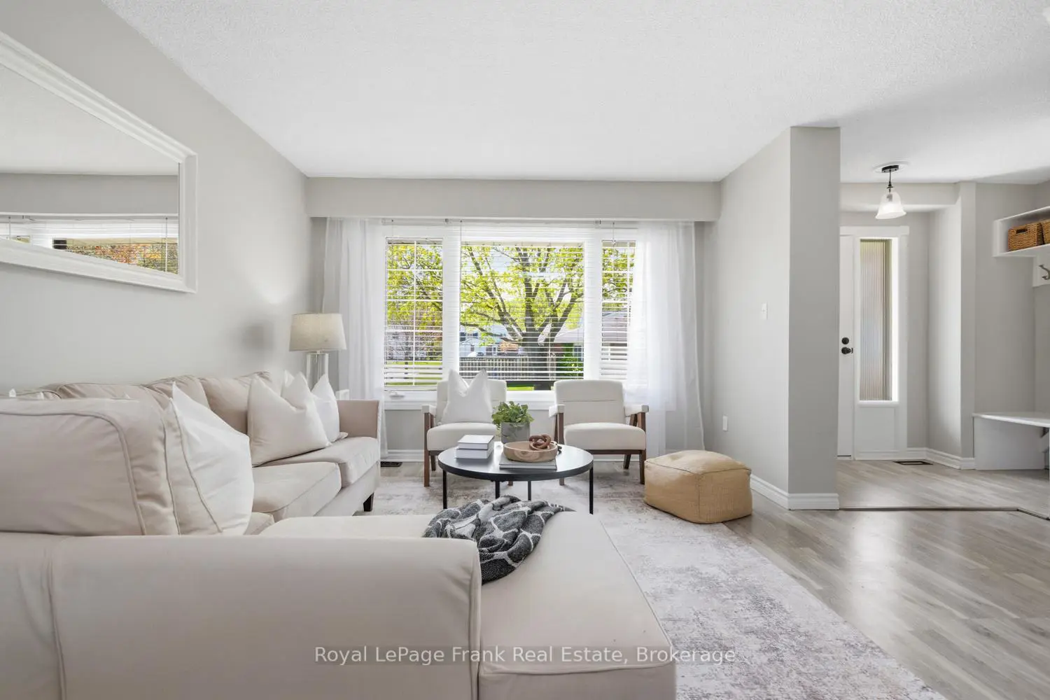449 Lanark Drive photo 3