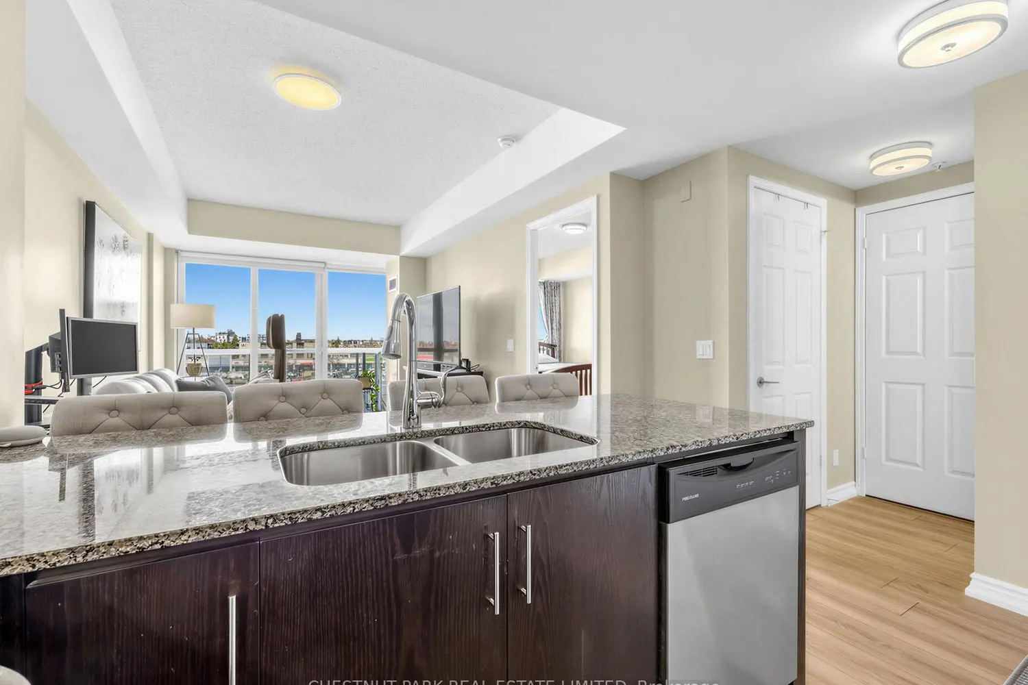 15 James Finlay Way 613 photo 4
