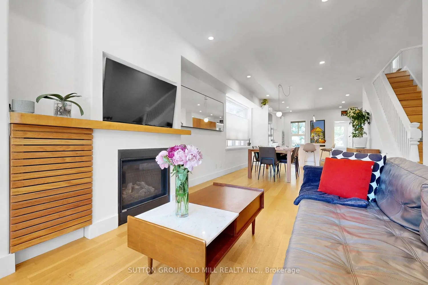 90 Fermanagh Avenue photo 4