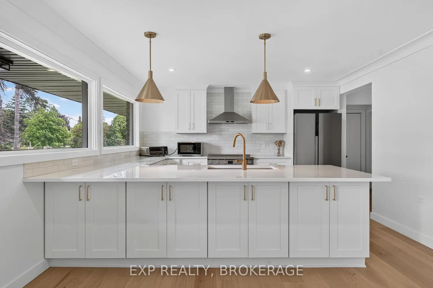 1802 Sydenham Road photo 4