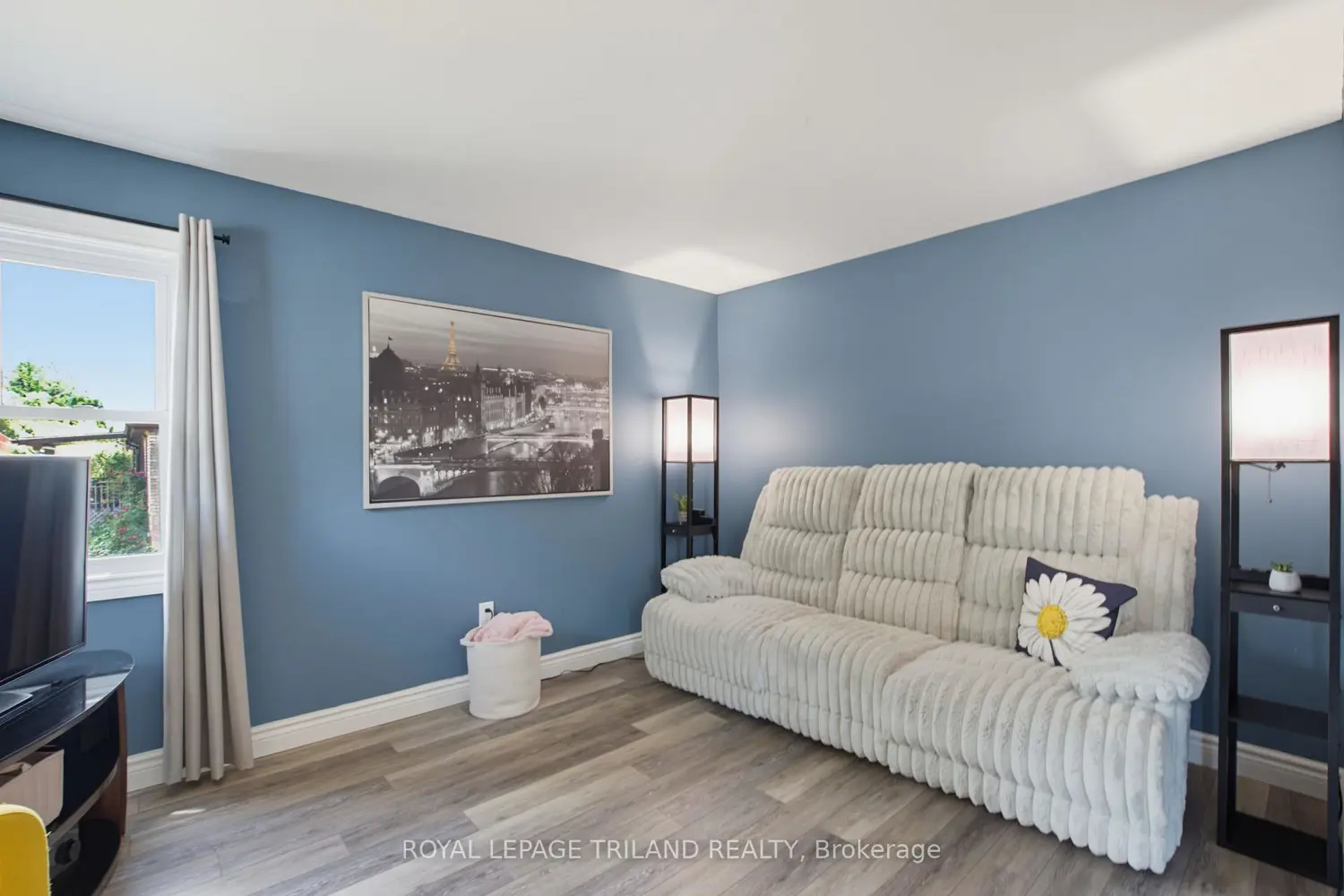 75 Connaught Avenue photo 2