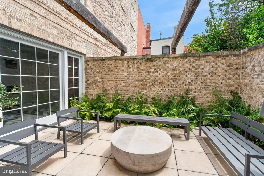 300 8th Street NE Unit 209, Washington, DC 20002