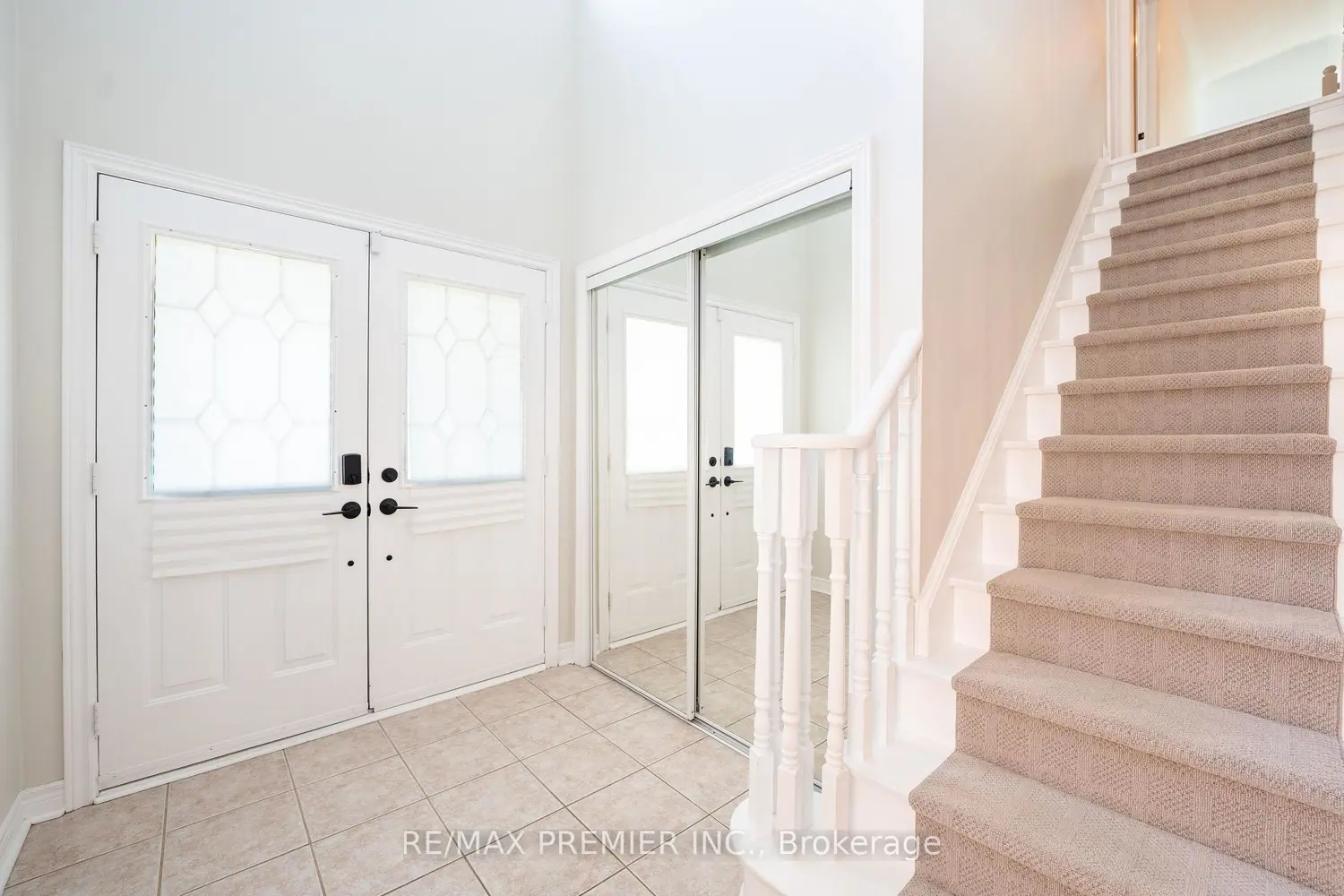 22 Laura Sabrina Drive photo 3