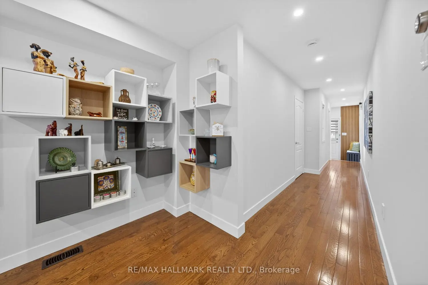 64 Coranto Way photo 4