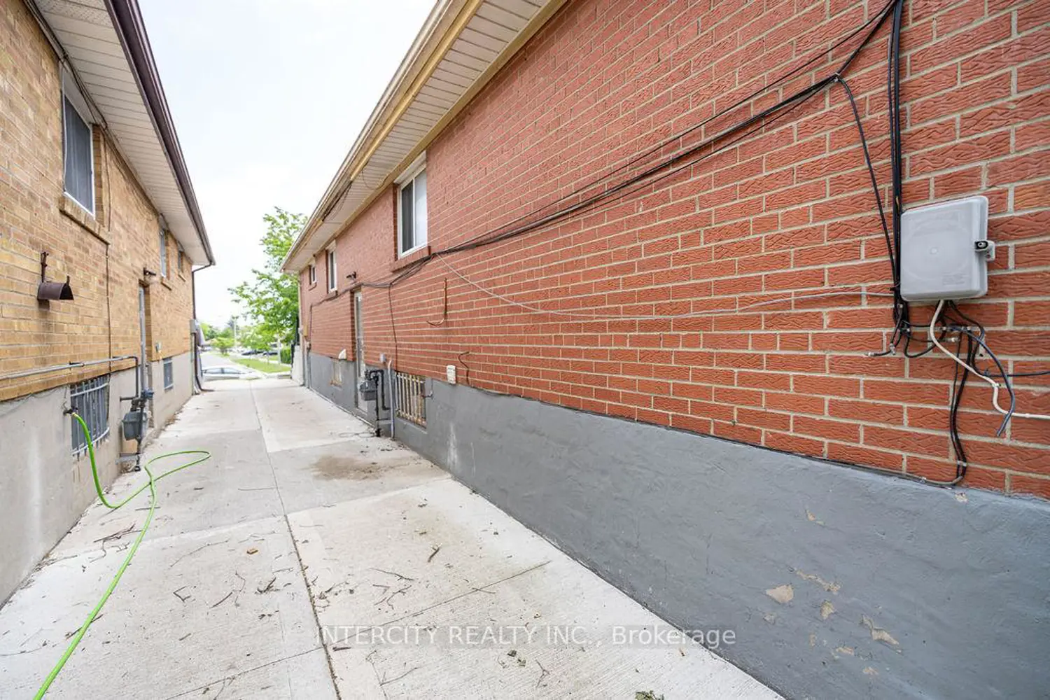 76 Felan Crescent photo 4