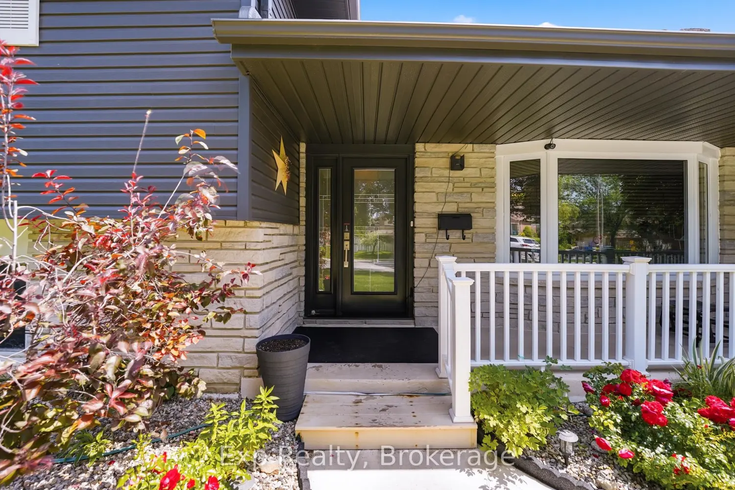 70 Tripp Boulevard photo 3