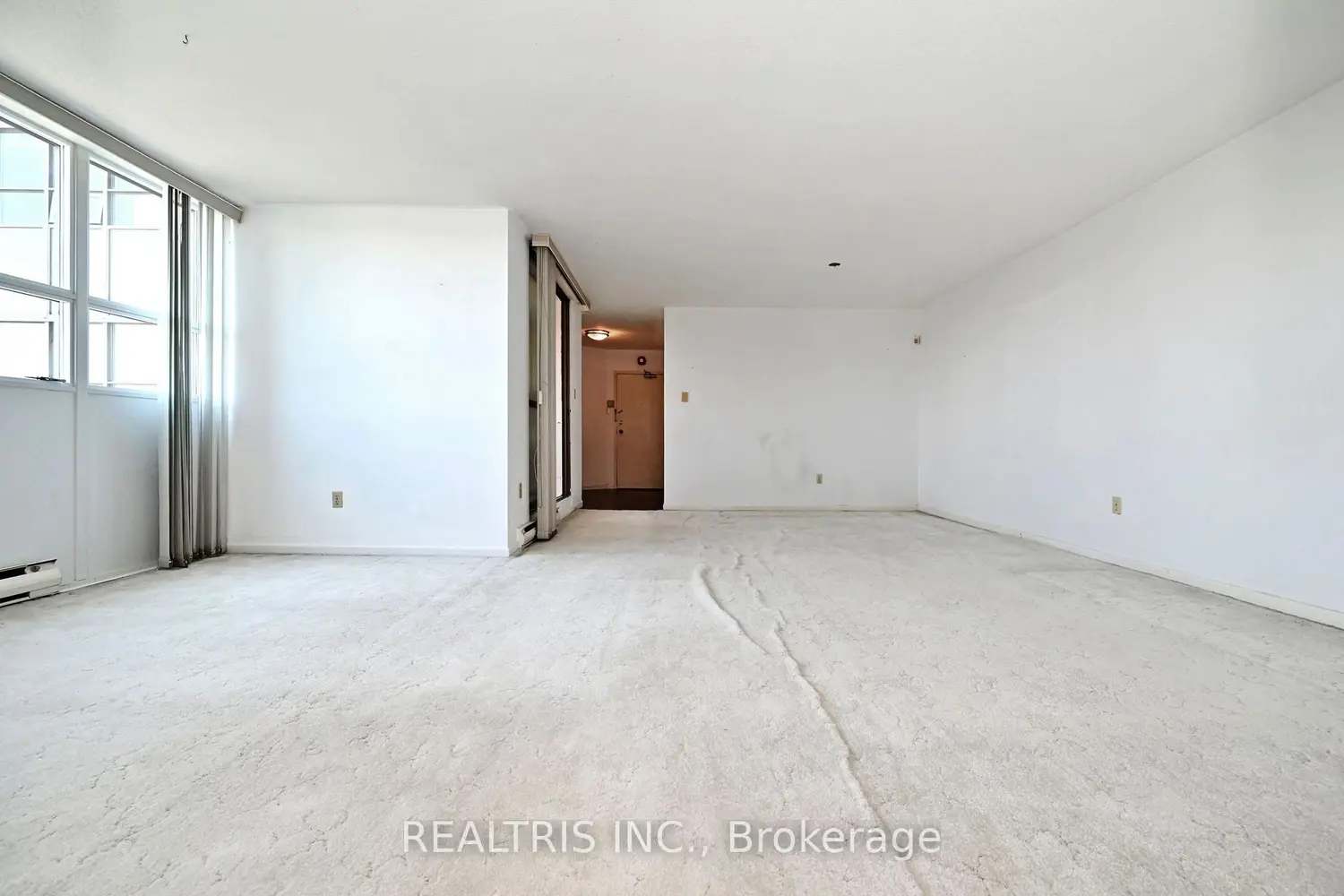 2323 Confederation Parkway 807 photo 5