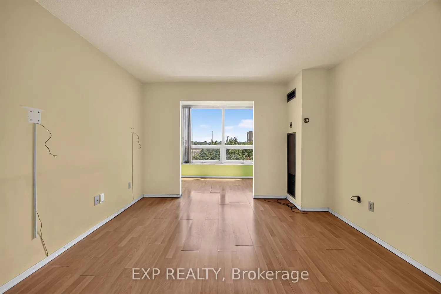 326 Major Mackenzie Drive 716 photo 2