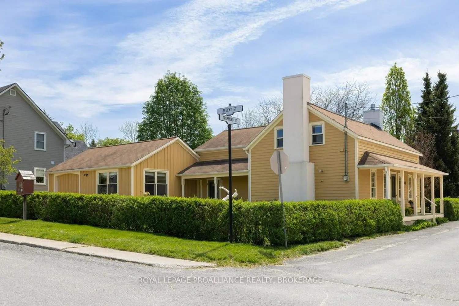 10 Drummond Street photo 2