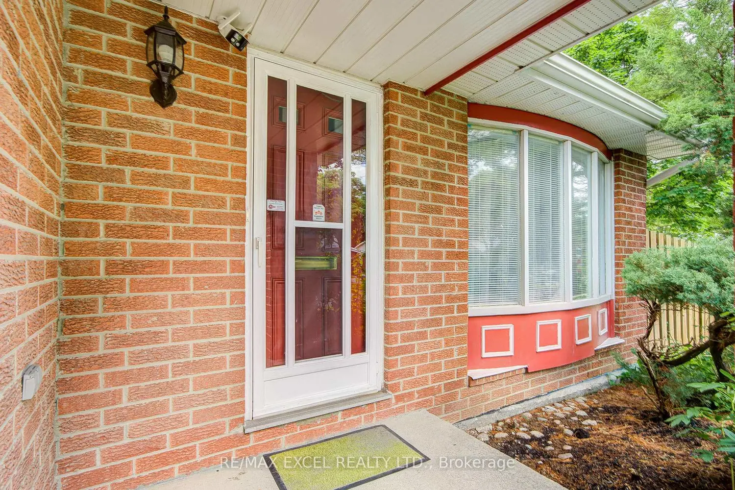 176 Goldhawk Trail photo 2