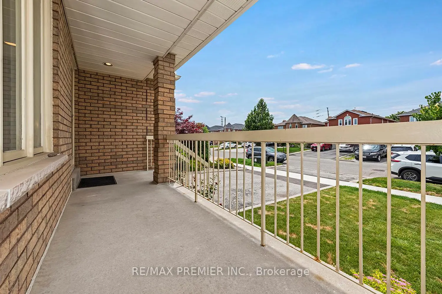 190 Andy Crescent photo 4