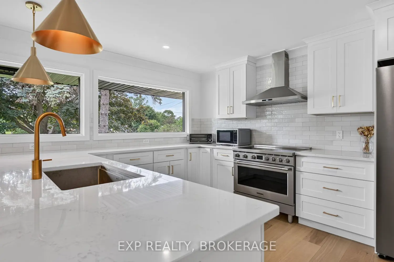 1802 Sydenham Road photo 5