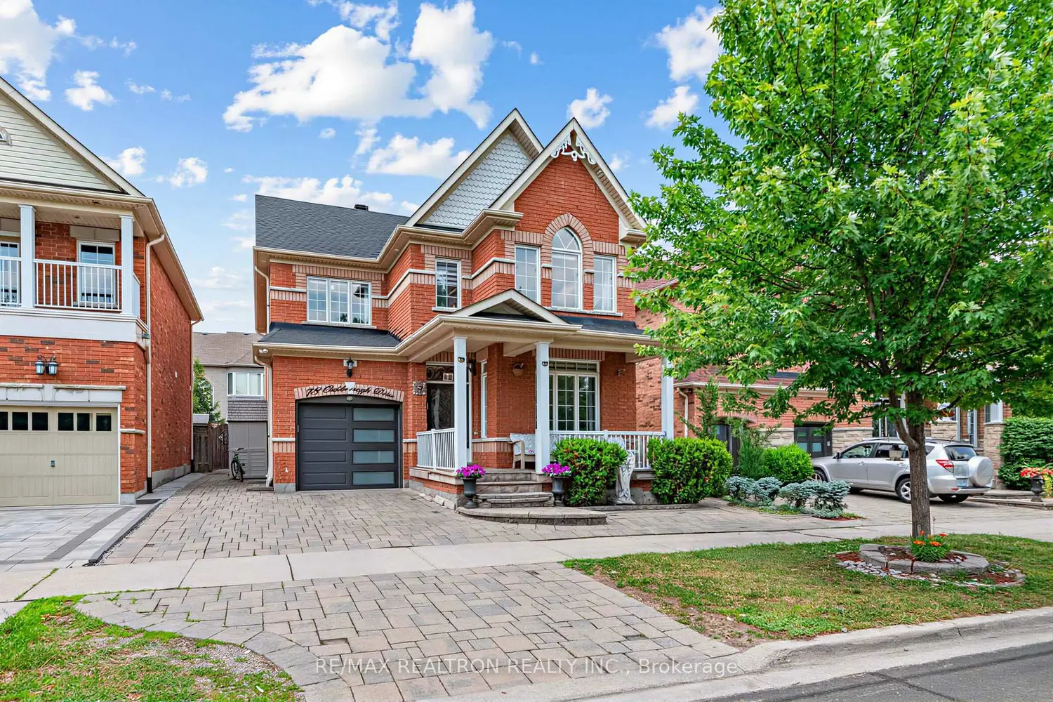 78 Oakborough Drive photo 2