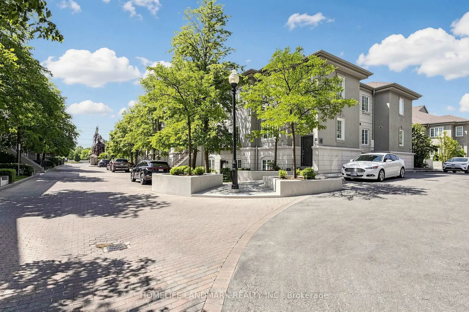108 Finch Avenue B29